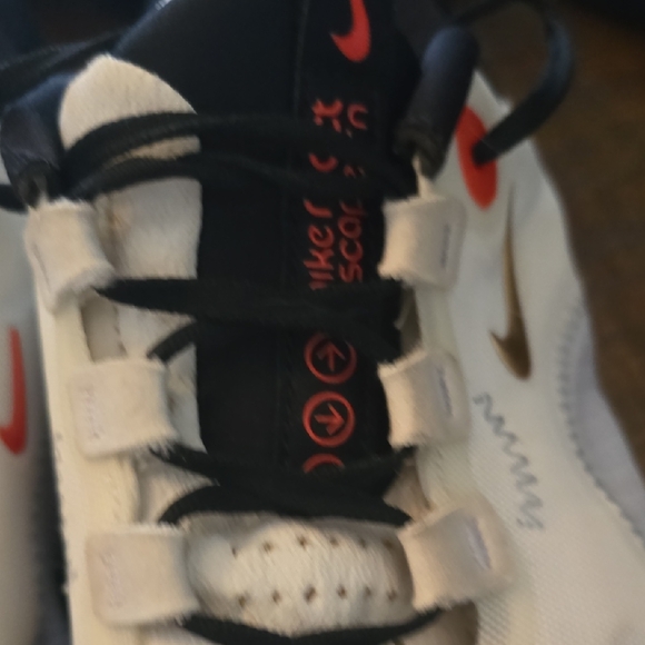 Nike White and Black Running Shoes with Gold Swoosh - Picture 5 of 13